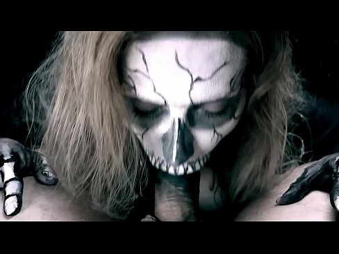 ❤️ دختر شیطان با دهان سیاهش خروس را می مکد و تقدیر را می بلعد. ❤❌ فیلم لعنتی  در fa.higlass.ru ❌️